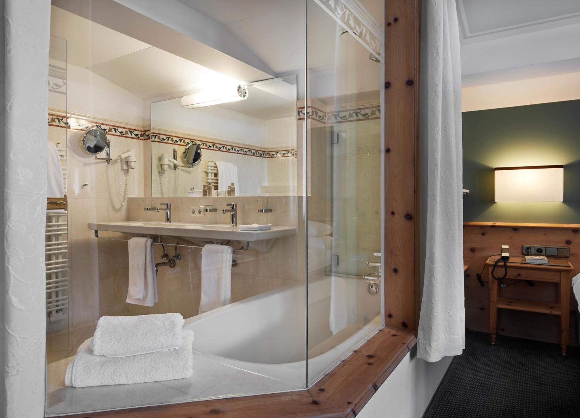 Hotel Schwarzwand 레흐암 아르베르크 외부 사진