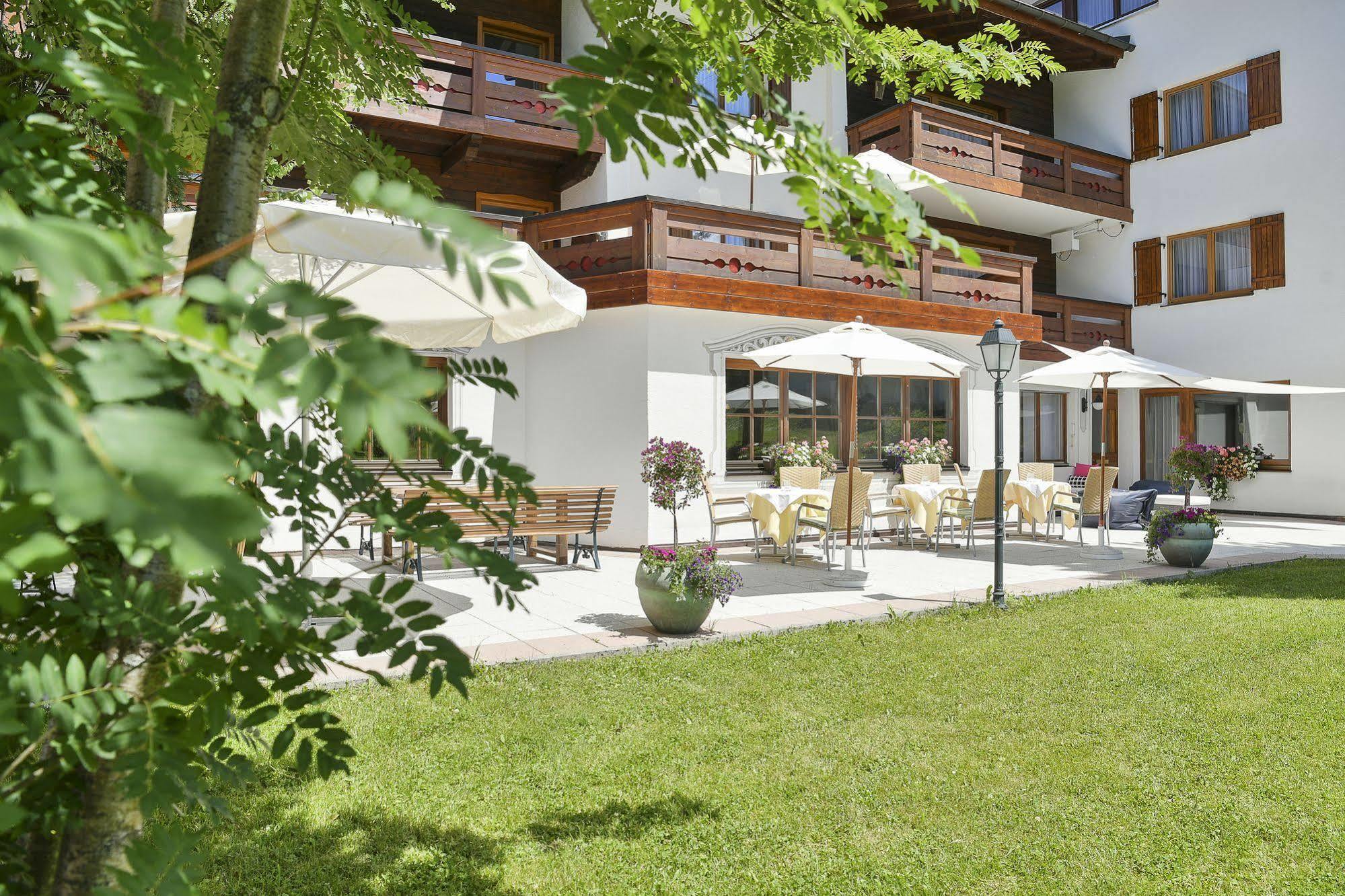 Hotel Schwarzwand 레흐암 아르베르크 외부 사진
